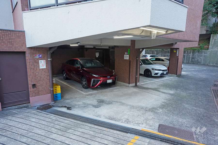 敷地内駐車場（屋内・屋外平面式）