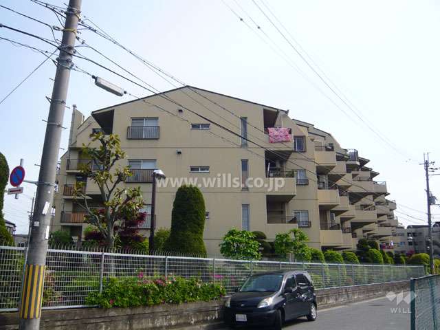 パレ武庫川プルミエール1の外観（北側から）　雁行設計です。
