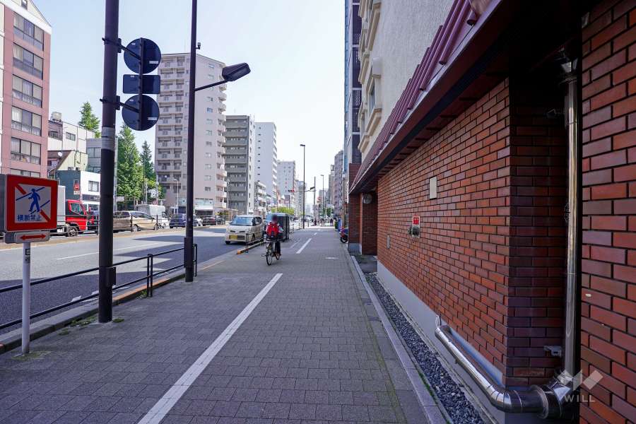 敷地北西側の前面道路