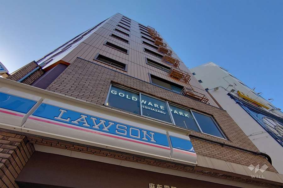 麻布霞町マンションの外観（北東側から）