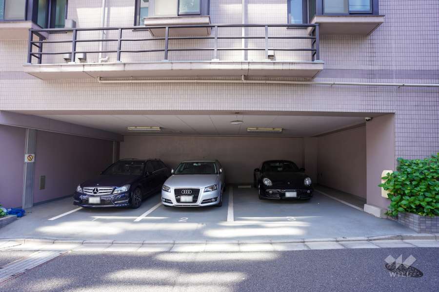 敷地内駐車場（屋内平面式）