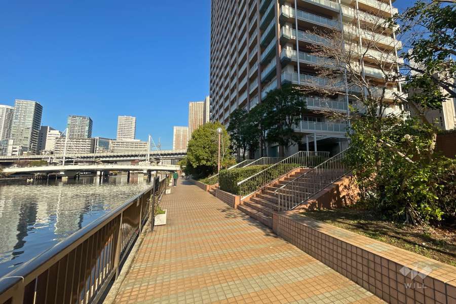 敷地西側は『高浜運河』に面しています。