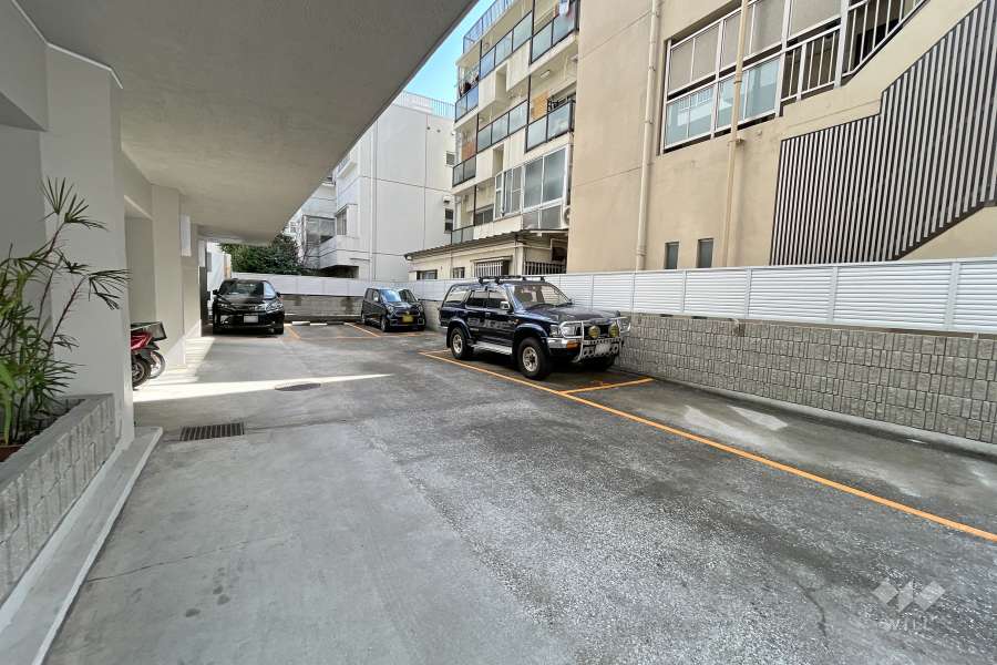 敷地内駐車場（屋内平面式）