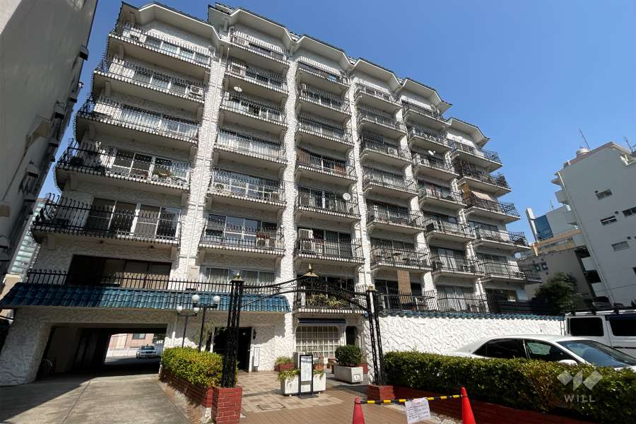 秀和六本木レジデンスの外観（南西側から）