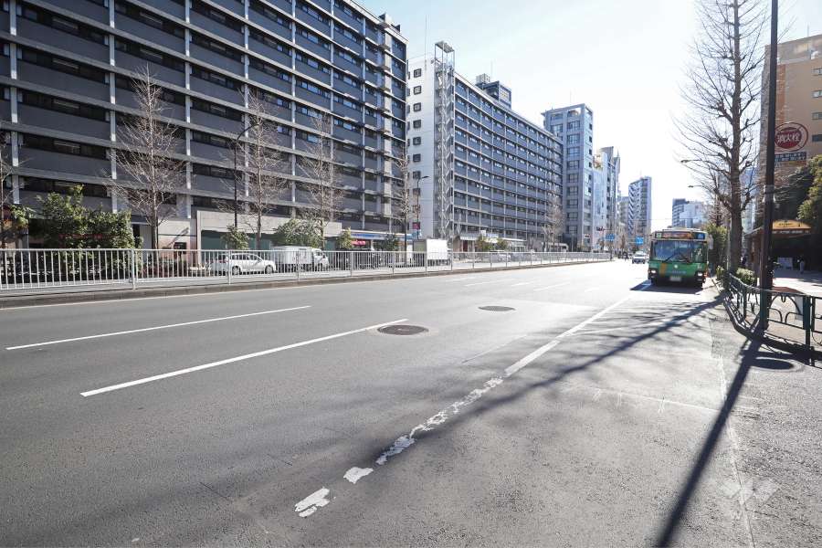 敷地東側の前面道路