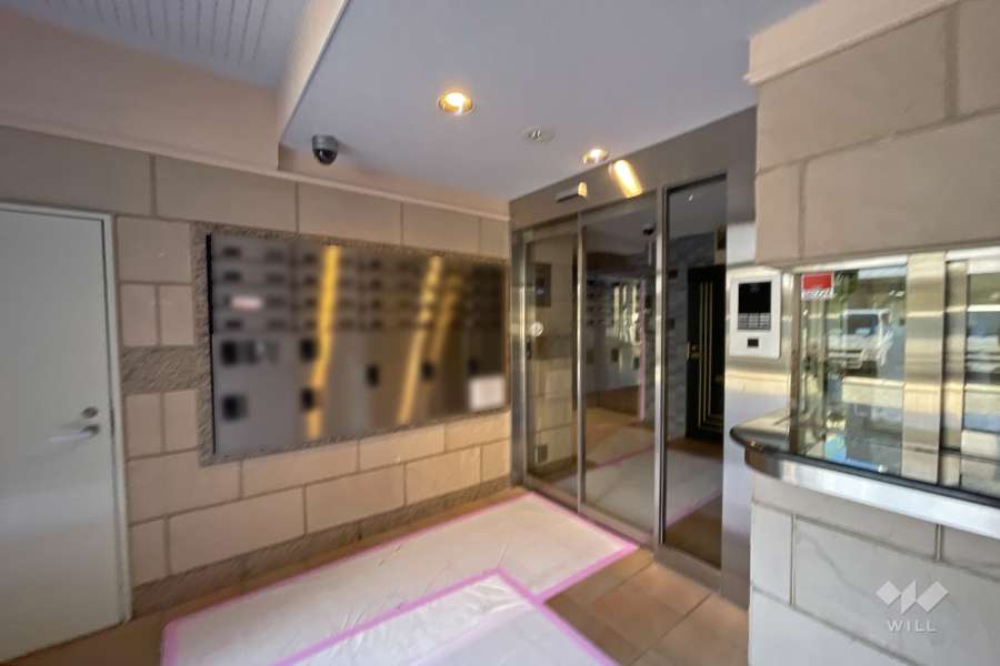 エントランスホール（オートロック・宅配ボックス）