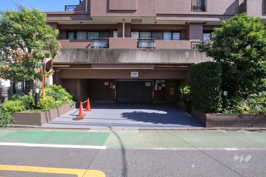 駐車場の出入り口　