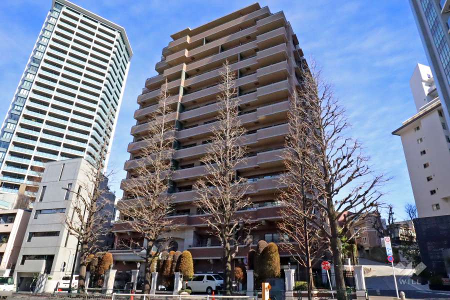 ファミールコート白金タワーズの外観（南側から）