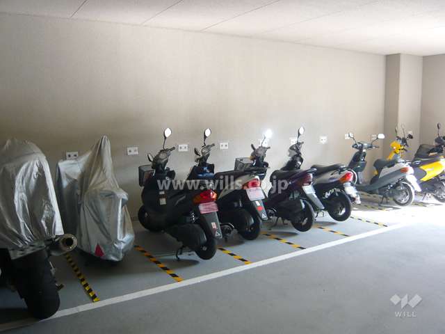 屋内バイク置場