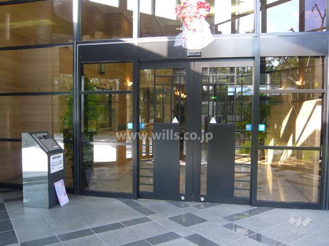 エントランスにはオートロックが付いています。