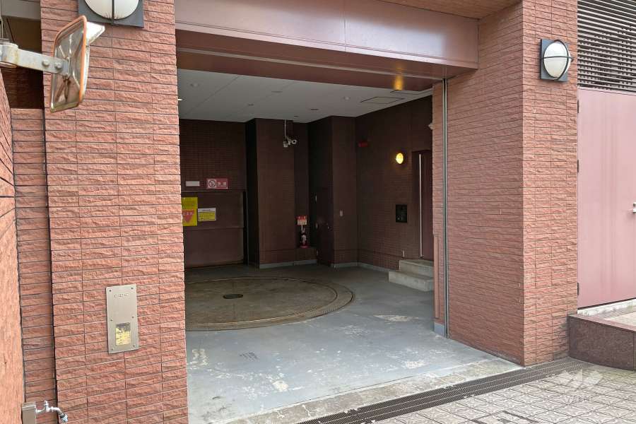 駐車場の出入り口