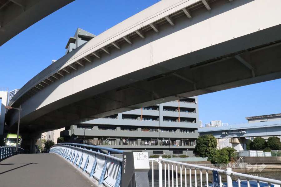 クレストフォルム田町ベイフロントスクエアの外観（南西側から）