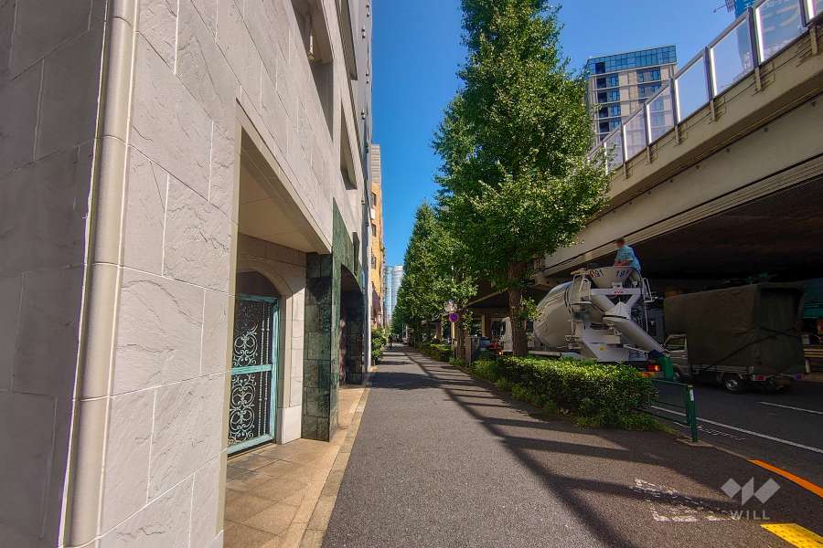 敷地南側の前面道路　