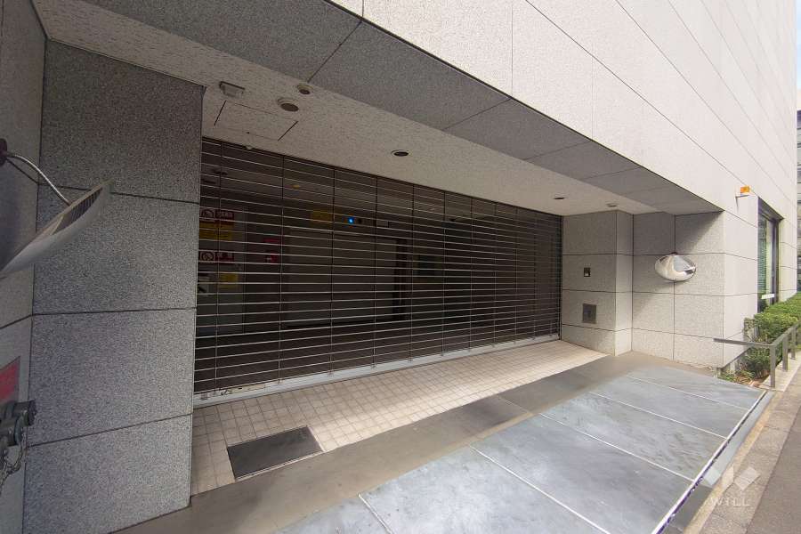 駐車場の出入り口（リングシャッター付き）　