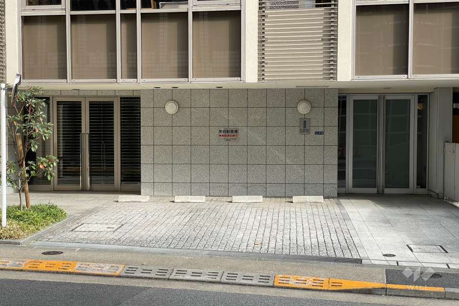 敷地入り口