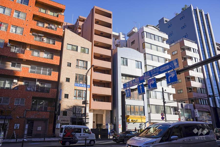 ステージファースト慶應三田の外観（西側から）