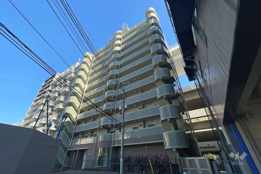 エスコート芝浦イーストの外観（南西側から）