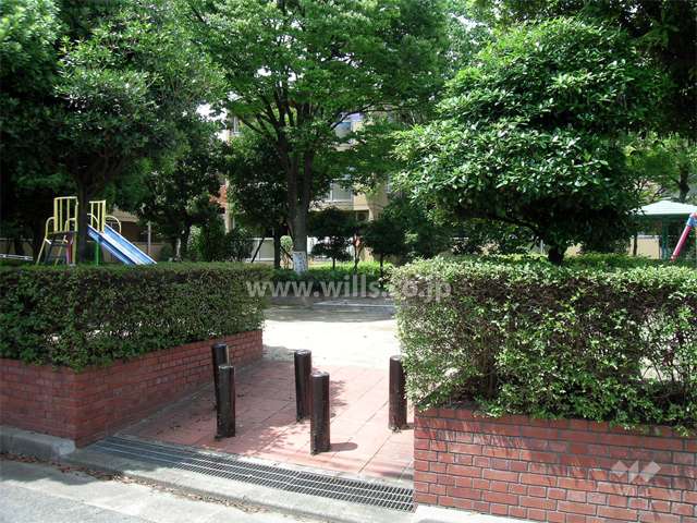 敷地の北側には公園があります。