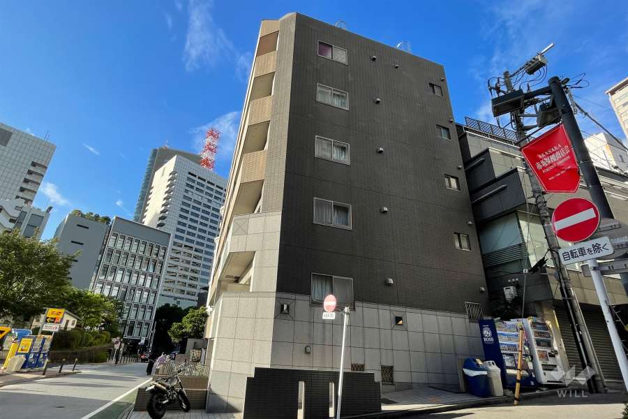 パレステュディオ赤坂の外観（南側から）