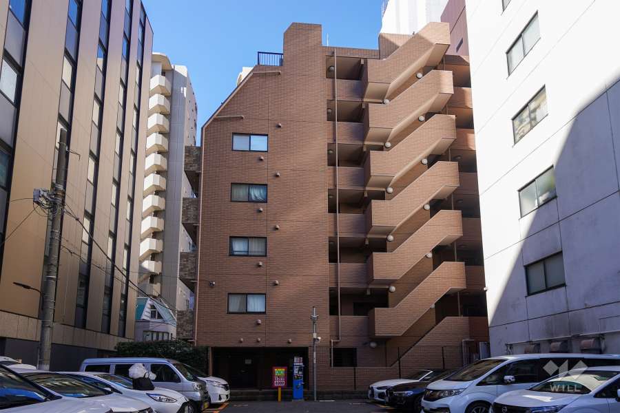 トーシンフェニックス新橋の外観（東側から）