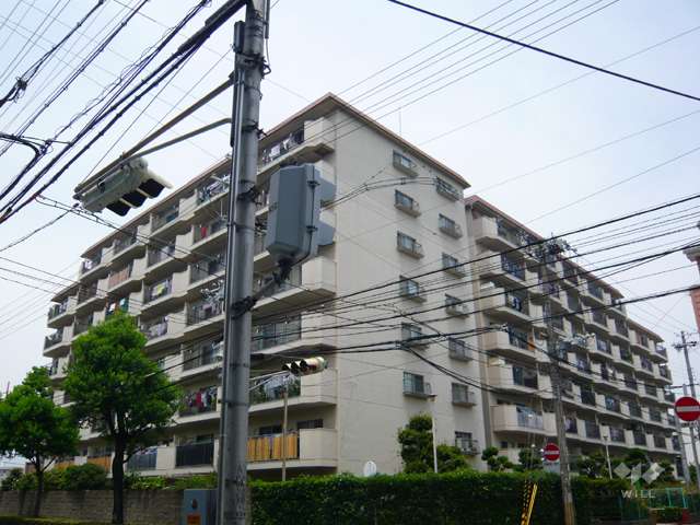 メゾンドール尼崎の外観（南東側から）