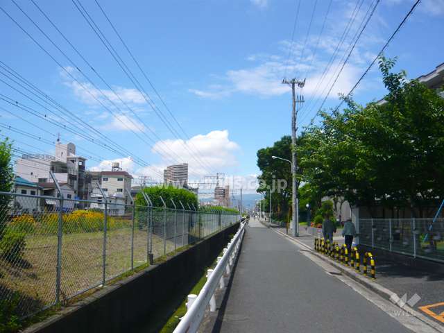 敷地の南側にはJR東海道本線が走っています。