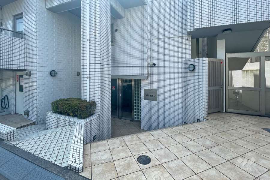エントランスアプローチ　