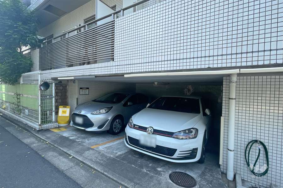 敷地内駐車場（屋内平面式）・カーシェアステーション
