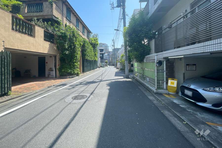 敷地北東側の前面道路　