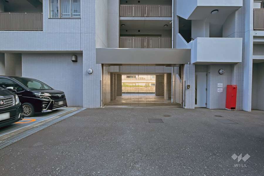 敷地内駐車場（屋外平面式/リングシャッター付き）