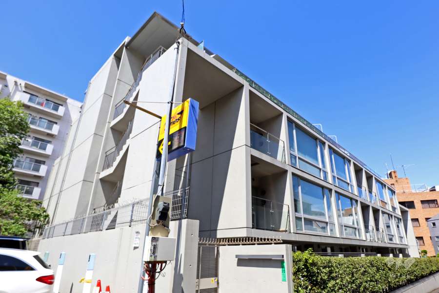 ピアース西麻布の外観（南東から）