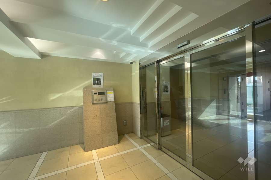 エントランス内はオートロック付きです。