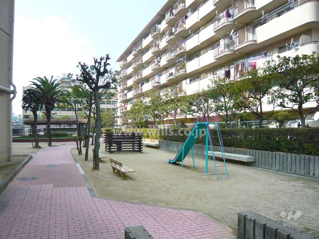 敷地内の公園（遊具も充実しています。）