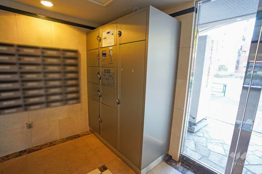 共用ポストと宅配ボックス