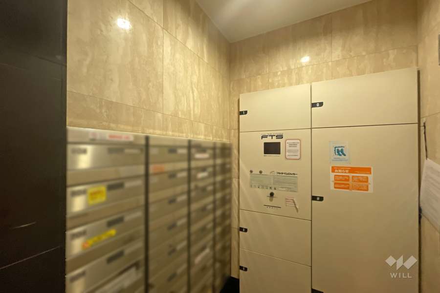 宅配ボックスと共用ポスト　