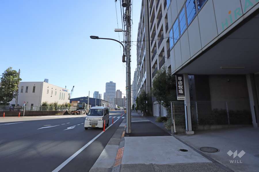 敷地西南東側の前面道路