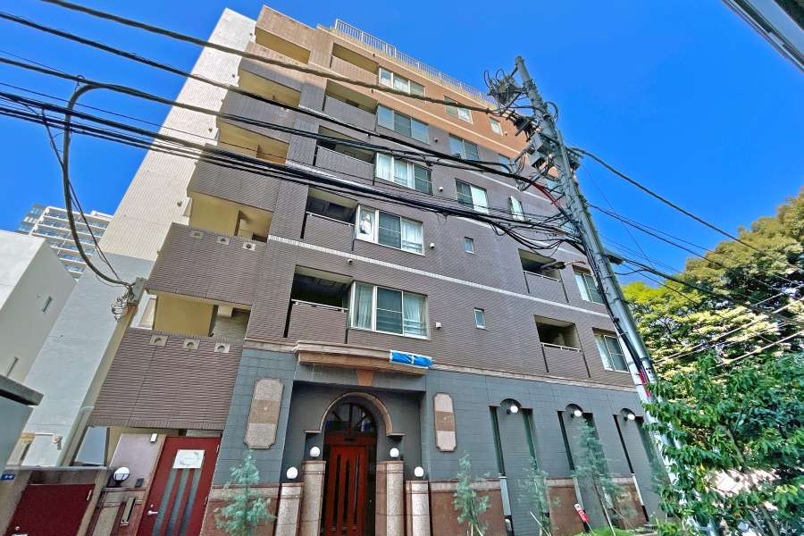 トリニティハウス三田の外観（南東側から）