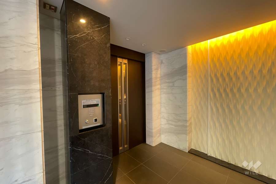 エントランスはオートロック付きです。