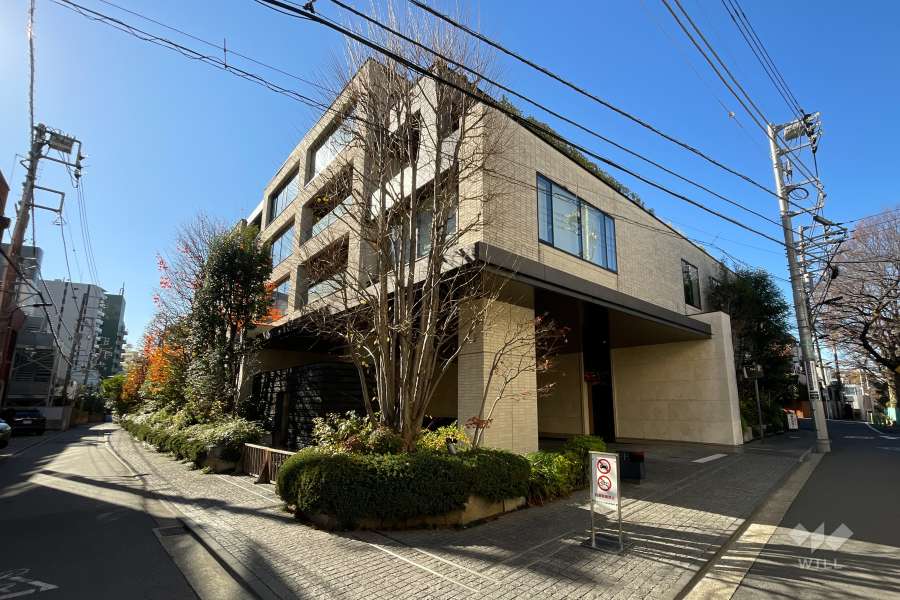 グランドメゾン白金台の外観（南西側から）