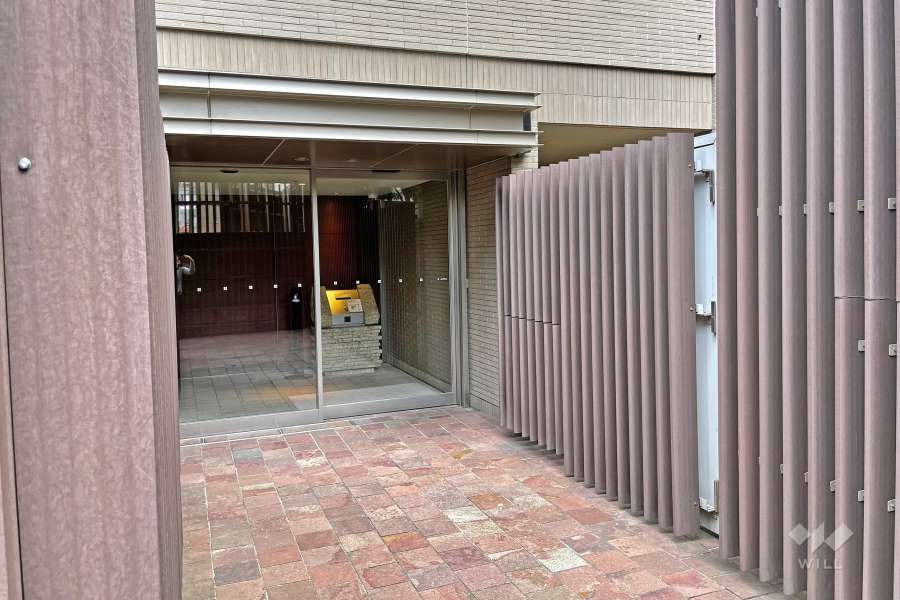 南側エントランス