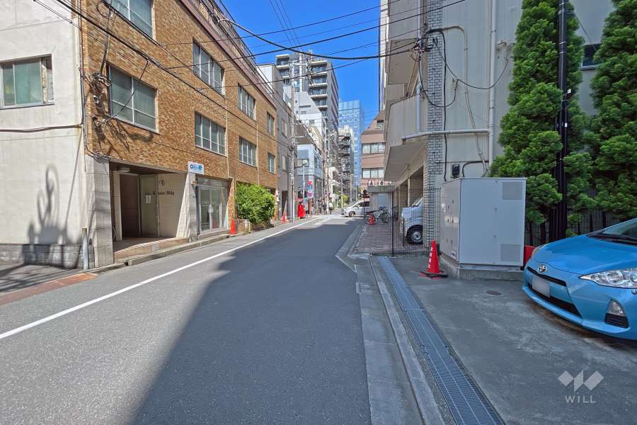 敷地北側前面道路（西側から）