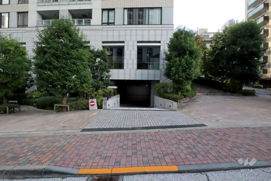 駐車場の出入り口