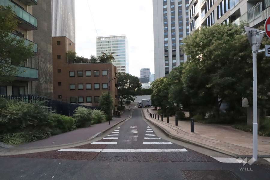敷地南西側の前面道路