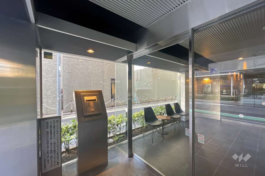 エントランスはオートロック付きです。