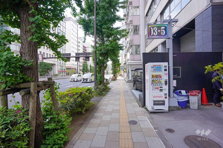 敷地東側の前面道路