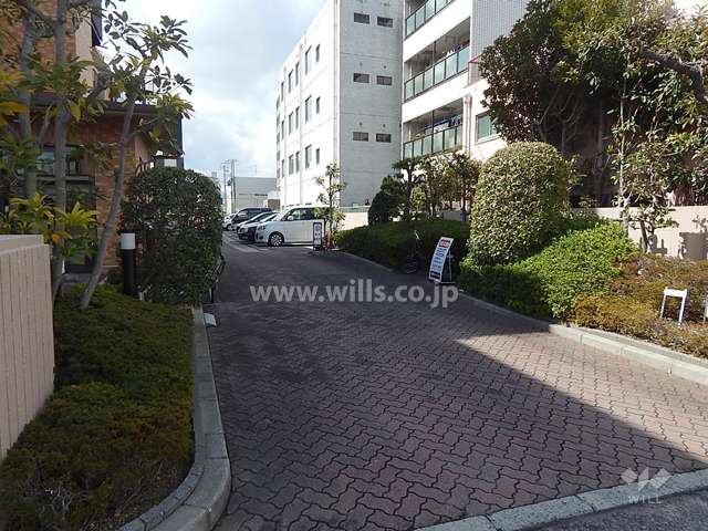 駐車場出入り口