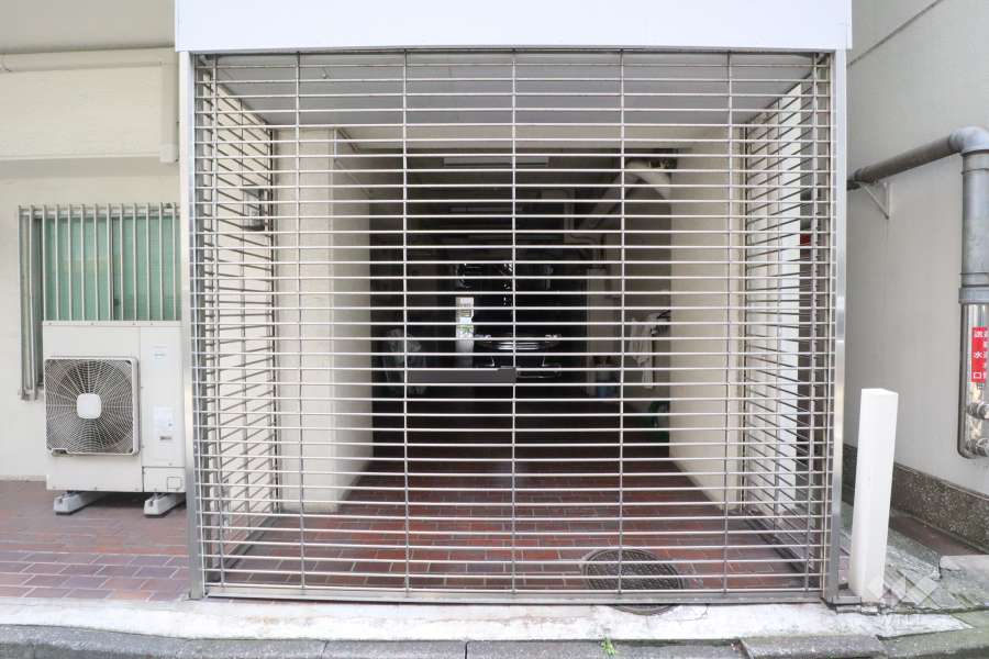 駐車場の出入り口