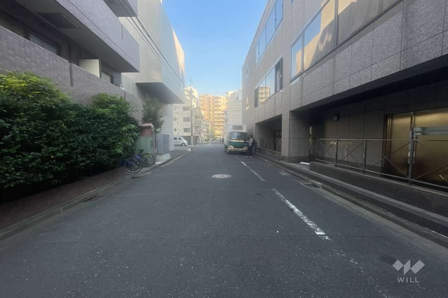 敷地南側の前面道路　　
