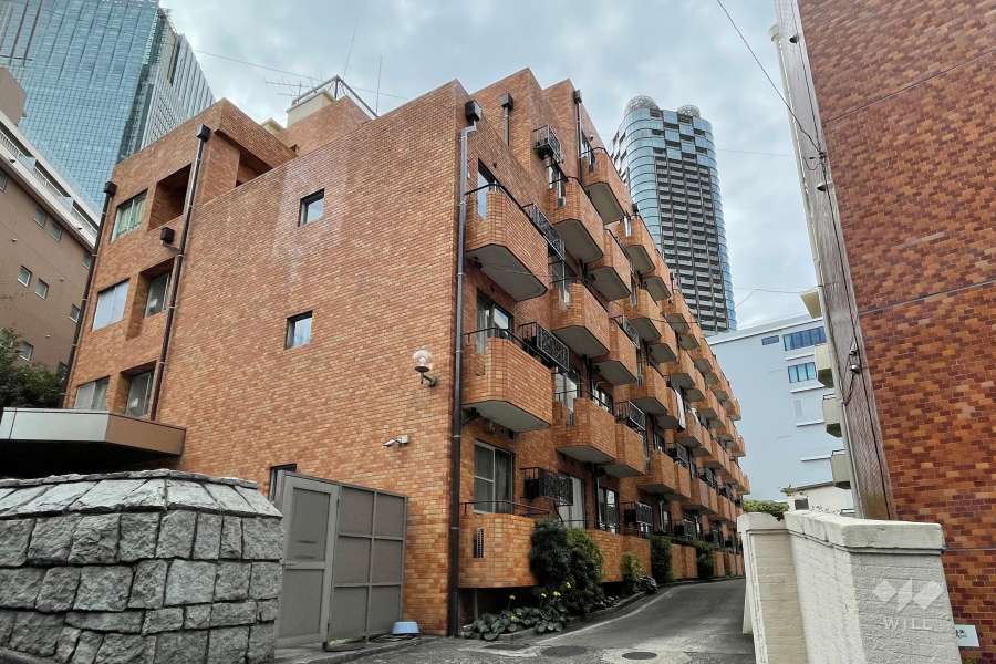 カルム赤坂の外観（北東側から）