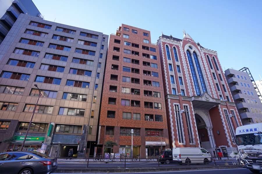 三田慶応ビジデンスの外観（東側から）